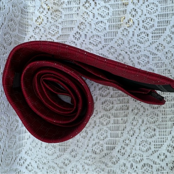 DKNY Red Silk Tie - Picture 6 of 10